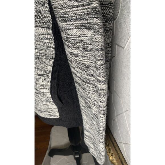 $170 Splendid NWOT Cable Knit top Cardigan Full Zip Sweater Sz L Relaxed B&W - Picture 3 of 5